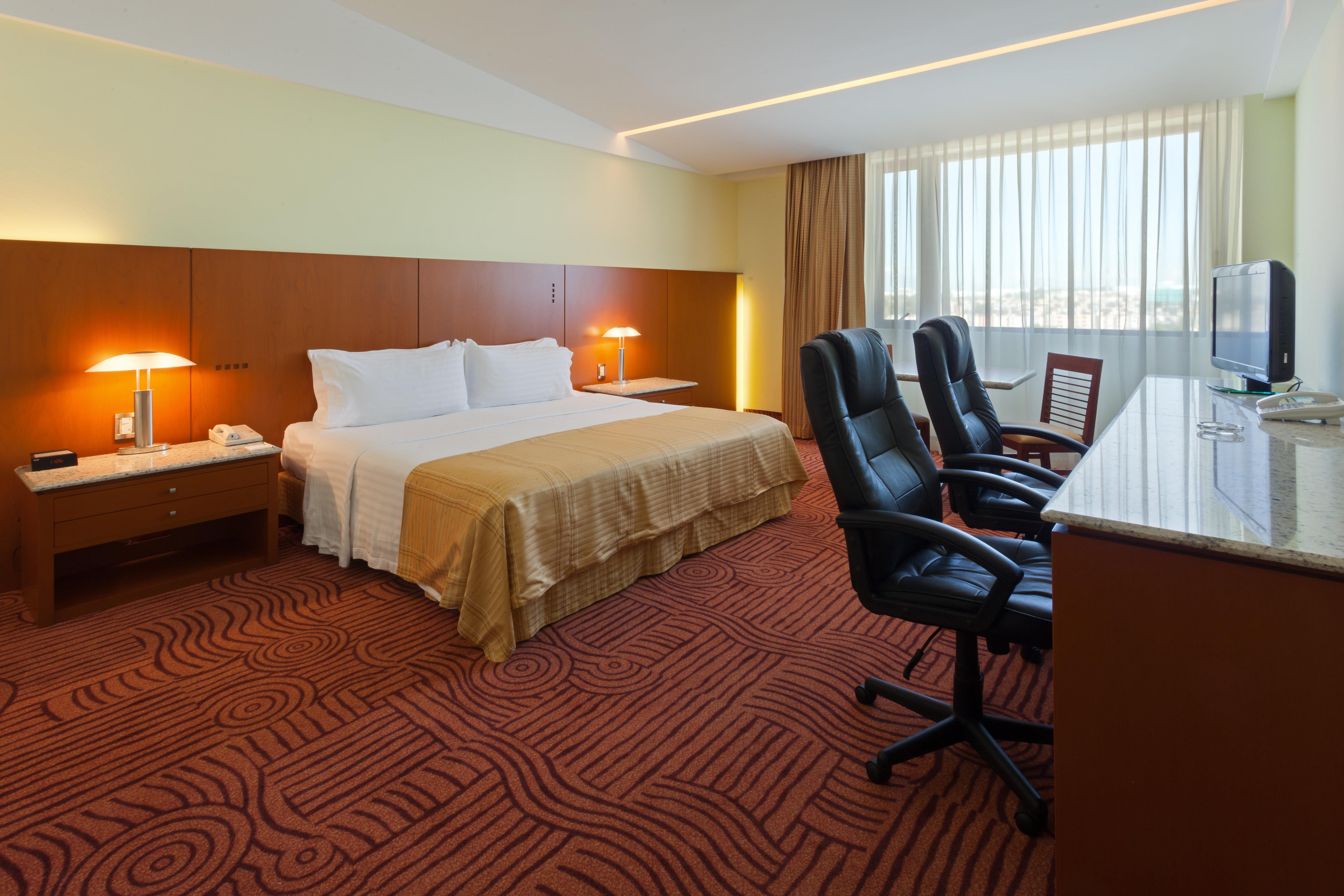Holiday Inn Puebla Finsa By Ihg Экстерьер фото