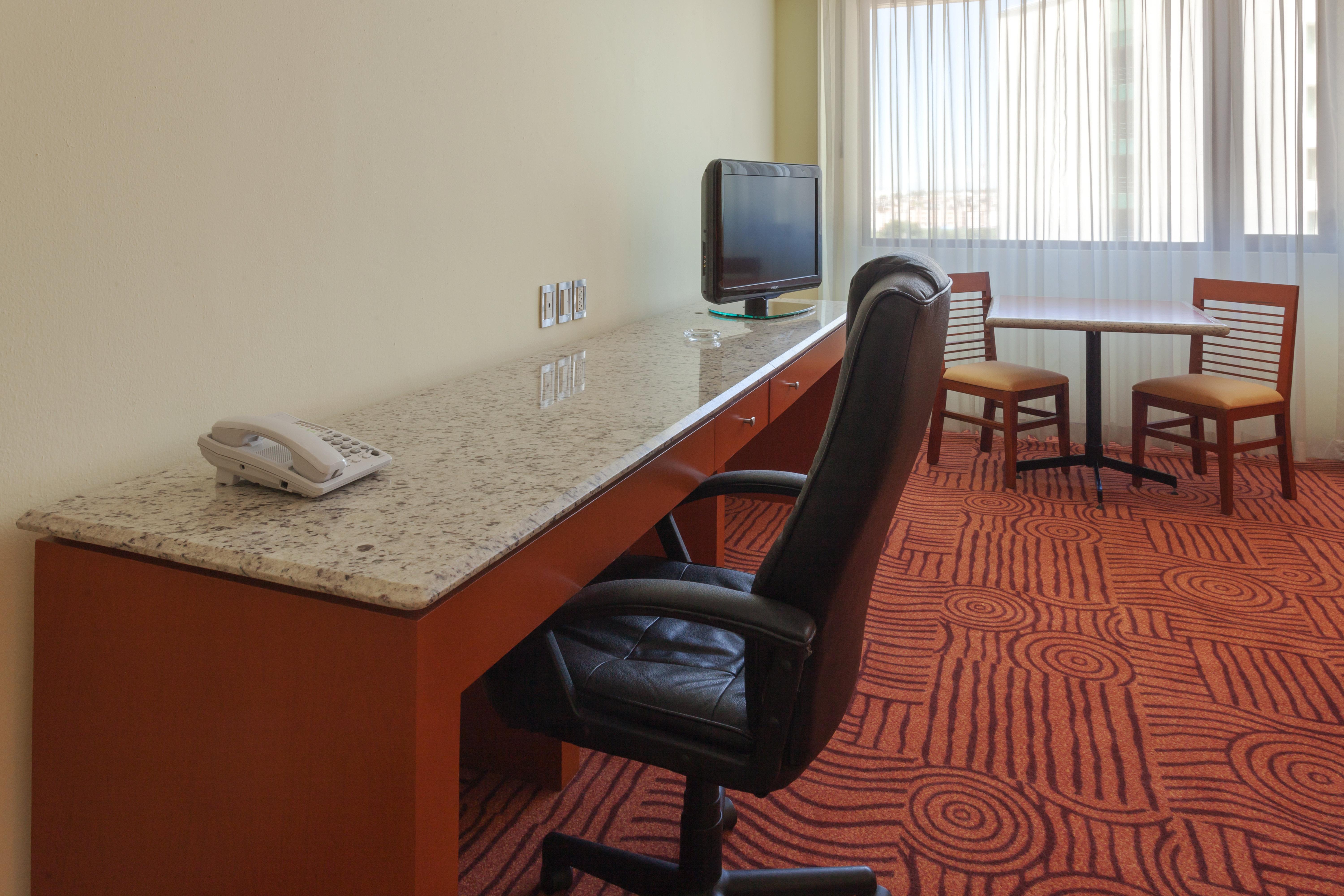 Holiday Inn Puebla Finsa By Ihg Экстерьер фото