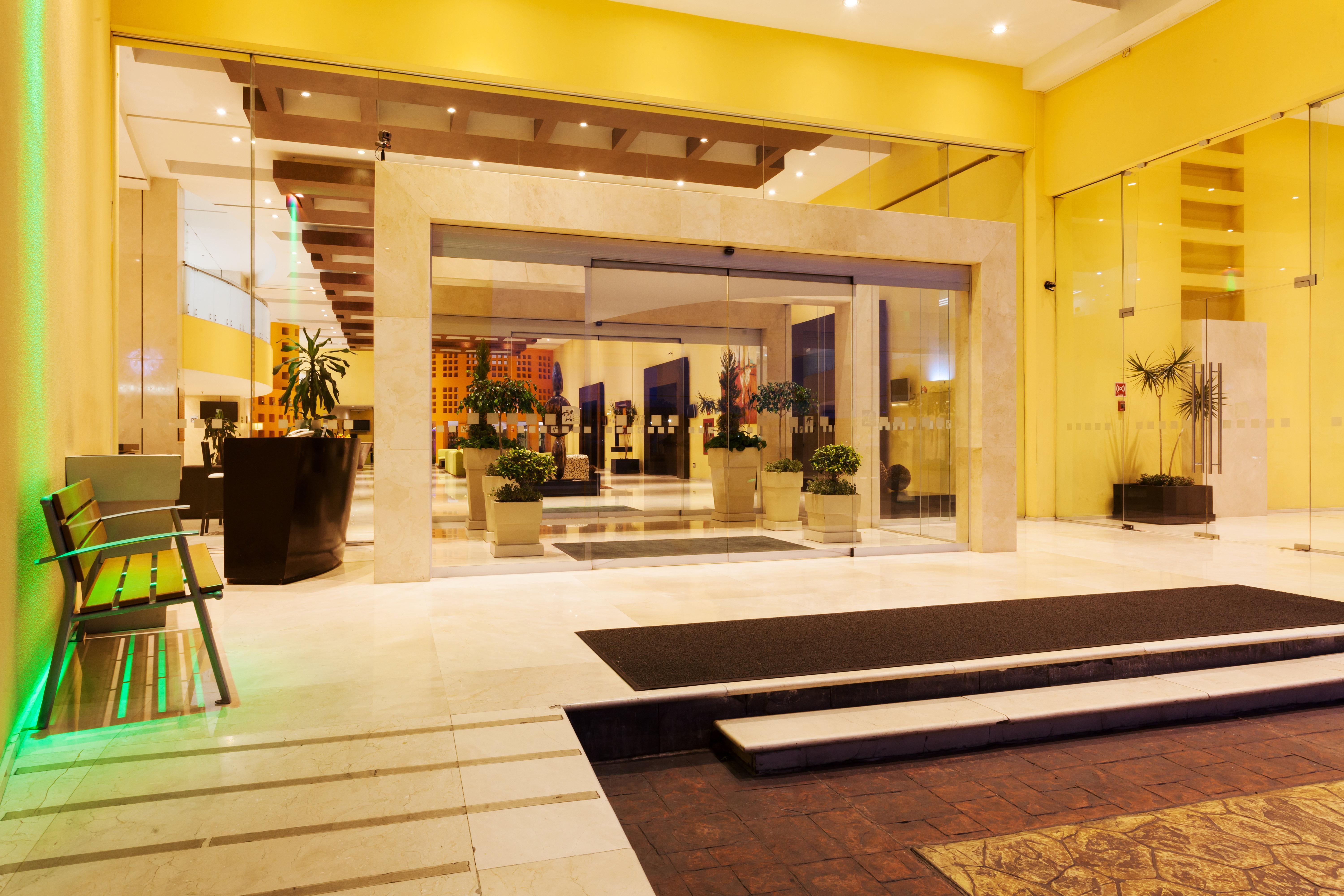 Holiday Inn Puebla Finsa By Ihg Экстерьер фото