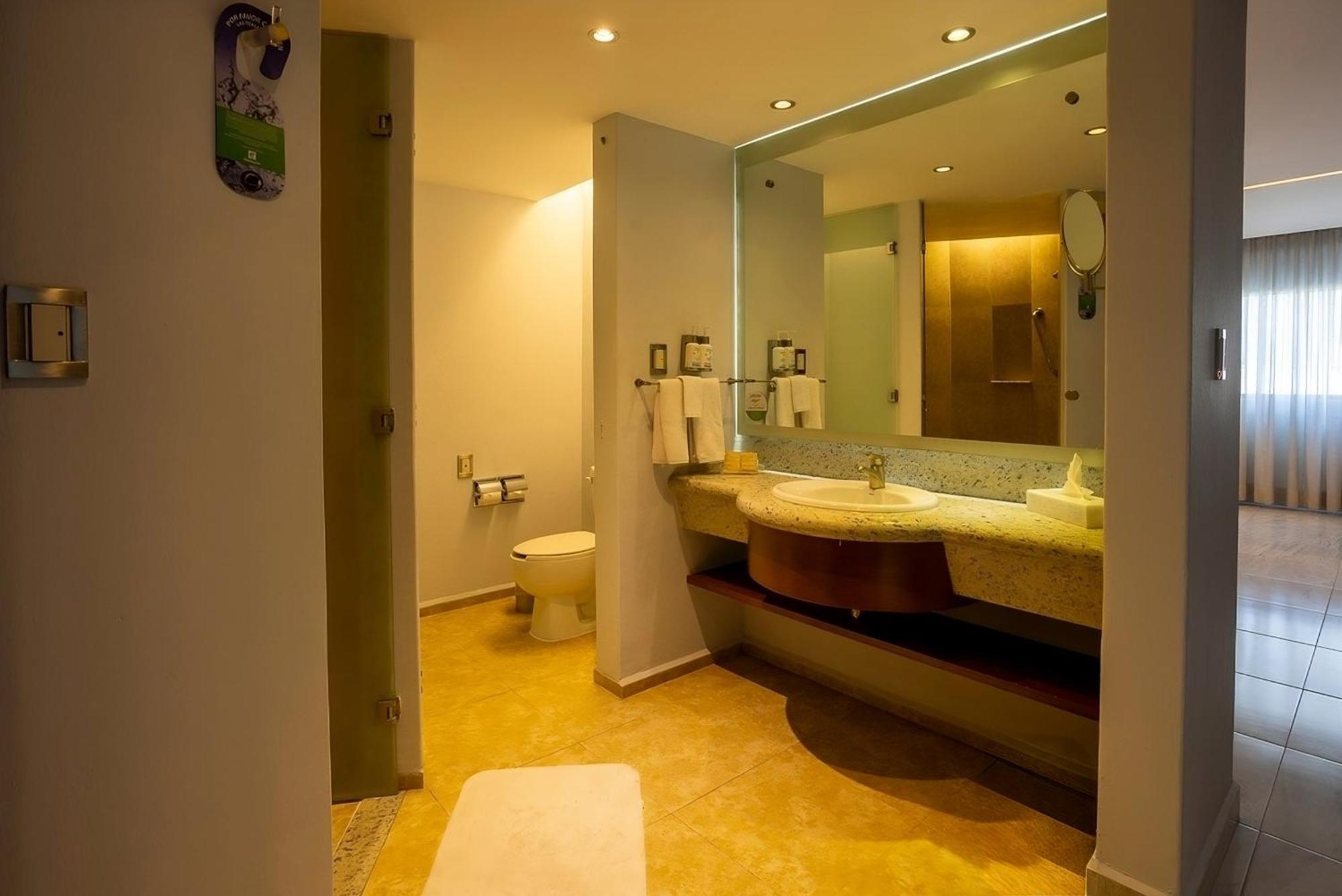 Holiday Inn Puebla Finsa By Ihg Экстерьер фото