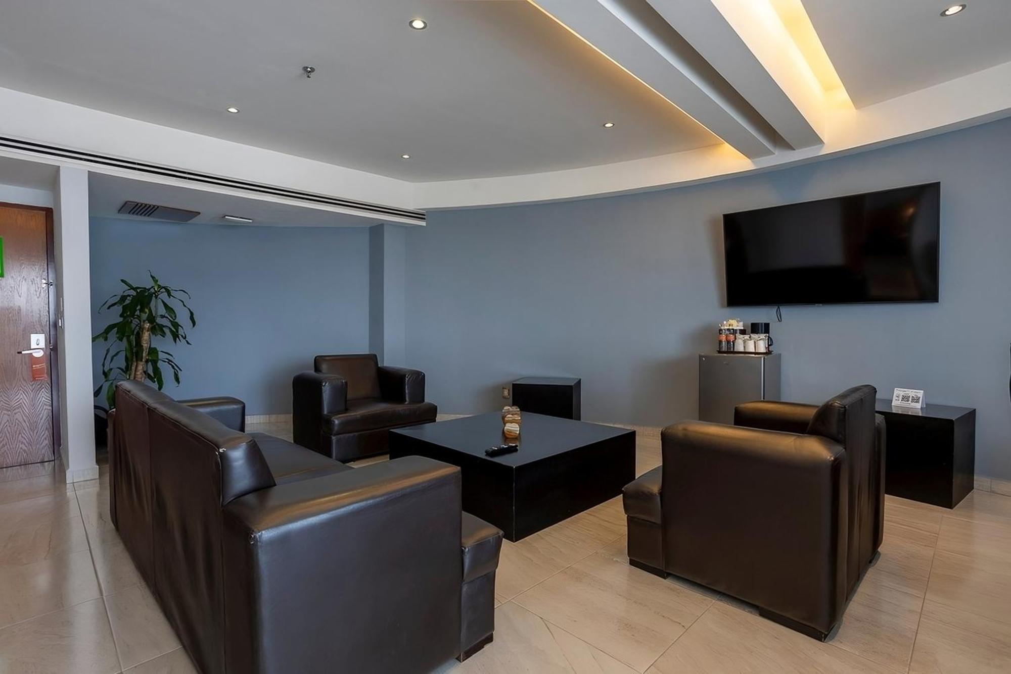 Holiday Inn Puebla Finsa By Ihg Экстерьер фото