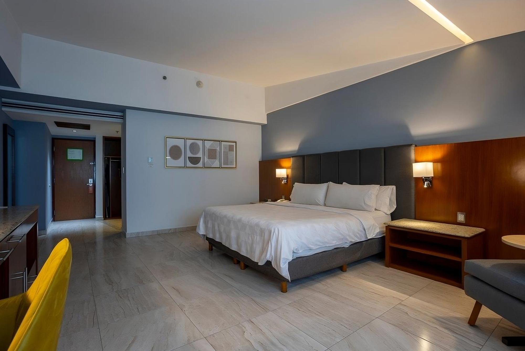 Holiday Inn Puebla Finsa By Ihg Экстерьер фото
