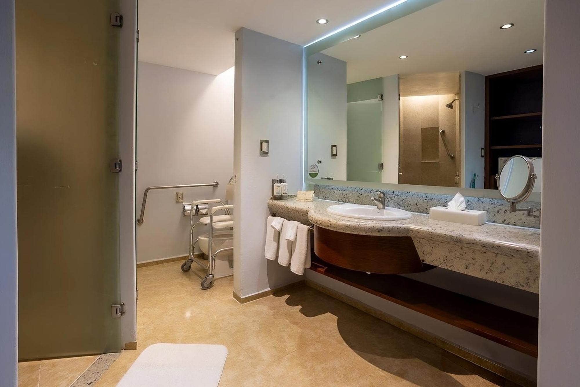 Holiday Inn Puebla Finsa By Ihg Экстерьер фото
